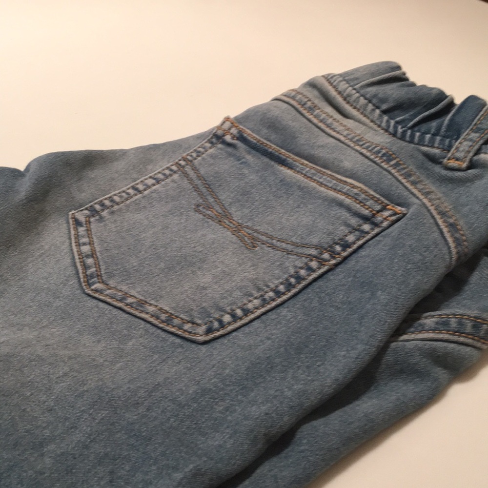 Jean - Picture 3 of 3